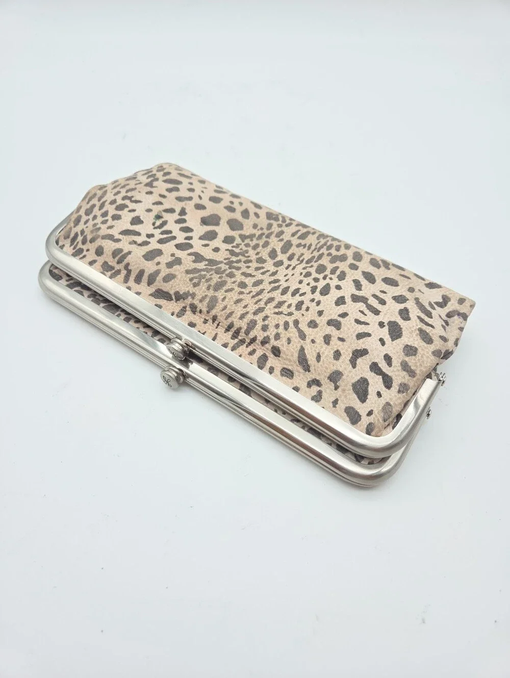 HOBO Lauren Clutch in Cheetah